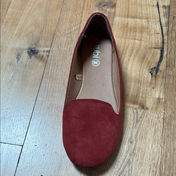 Red Ballet Flats with Rounded Toe - Picture 7 of 8